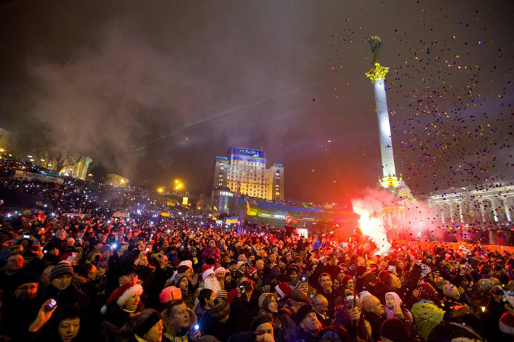 Хроніка Революції Гідності: Новий рік на Майдані і день народження Степана Бандери - фото 2