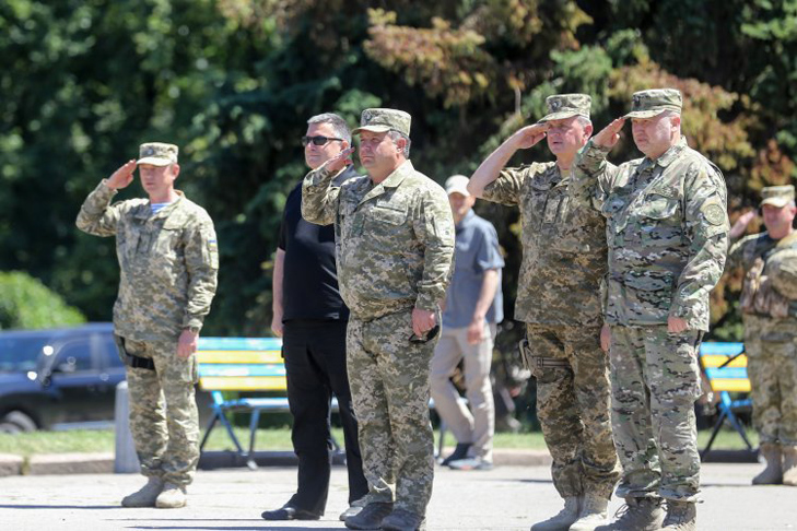 Скільки генералів в ЗСУ: Чи переплюне Україна Росію - фото 1