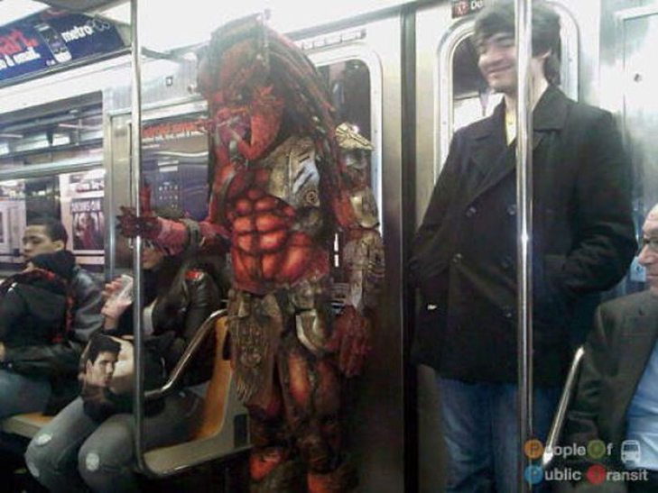 35 неймовірних диваків у метро - фото 4