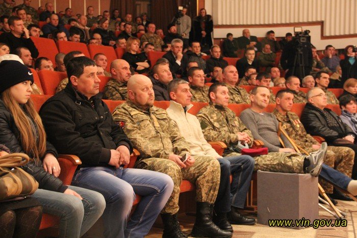 300 вінничан отримали медалі "За оборону м. Дебальцево" - фото 2
