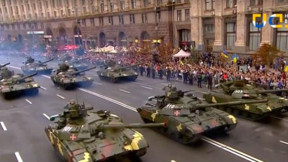 Україна святкує 25-річчя Незалежності: військовий парад у Києві (ТРАНСЛЯЦІЯ) - фото 7