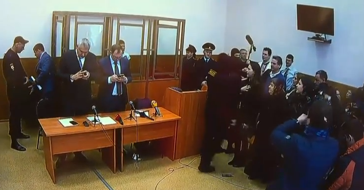 У суді над Савченко заспівали гімн України - фото 1