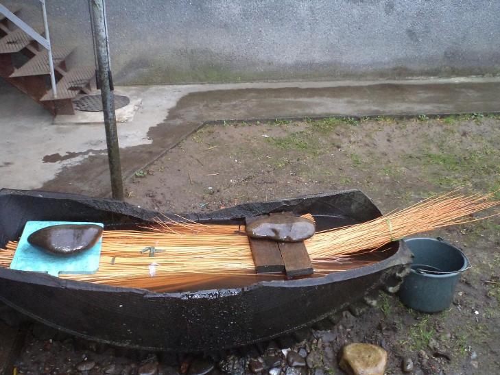 Як вмілі закарпатці собі вечірніми зимовими вечорами на маєтки зароблять - фото 2