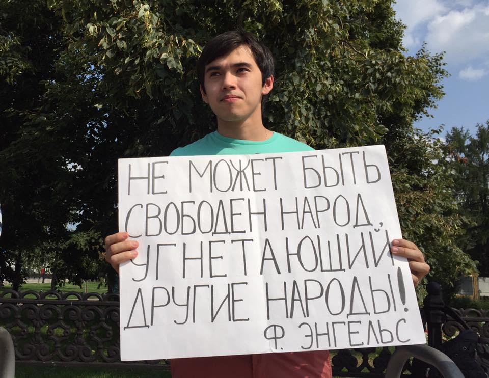 Як російські провокатори били співвітчизників, які мітингували проти війни - фото 1