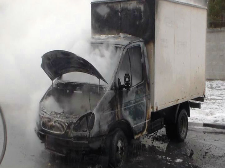 На Черкащині на автозаправці загорілася вантажівка (фото, відео) - фото 1