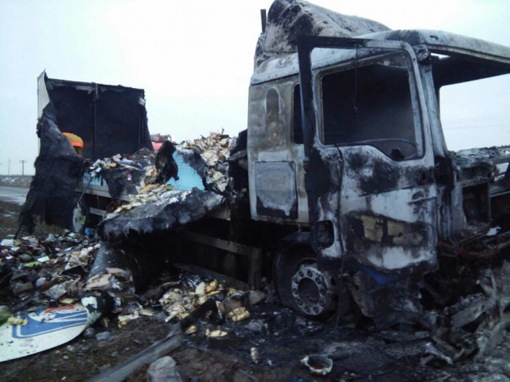 На Запоріжжі вщент згоріла вантажівка АТБ - фото 1