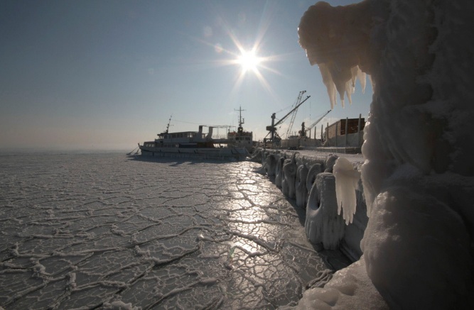 У Болгарії вперше за 63 роки замерзло Чорне море - фото 1