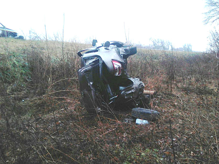 На Полтавщині харків'янин вщент розбив свою автівку - фото 1