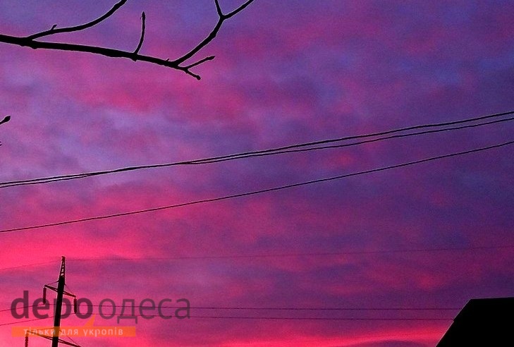 Одесити стали свідками вражаючого заходу сонця (ФОТО) - фото 2
