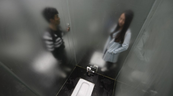 У Китаї відкрили громадські туалети для тих, у кого немає таємниць (ФОТО, ВІДЕО) - фото 1
