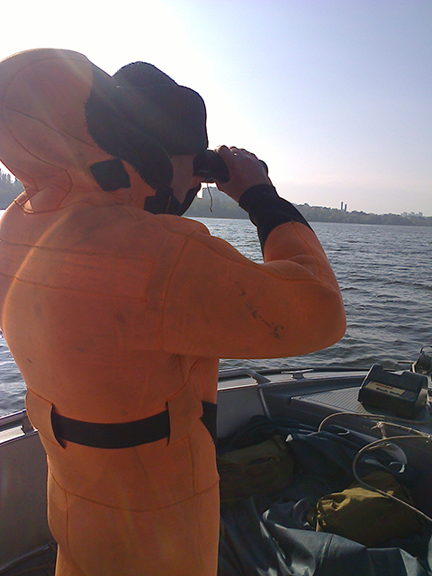 Пошуки миколаївського фотографа, що впав з яхти, досі не мають результатів