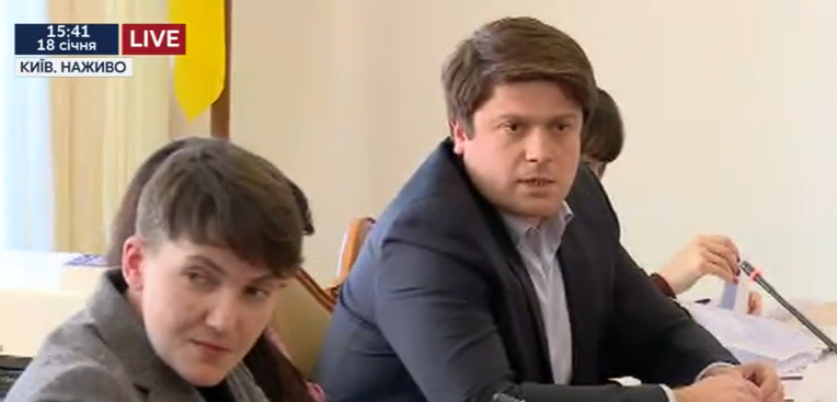 У Раді ініціюють справу проти Савченко. Вона лише посміхалась - фото 2