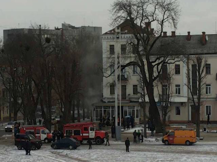 В самісінькому центрі Хмельницького - пожежа - фото 1