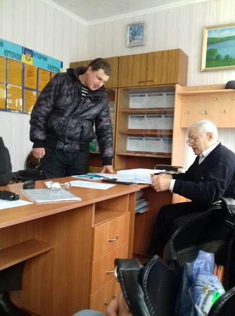 На Миколаївщині виборчком збирався роздавати запрошення виборцям через кандидатів