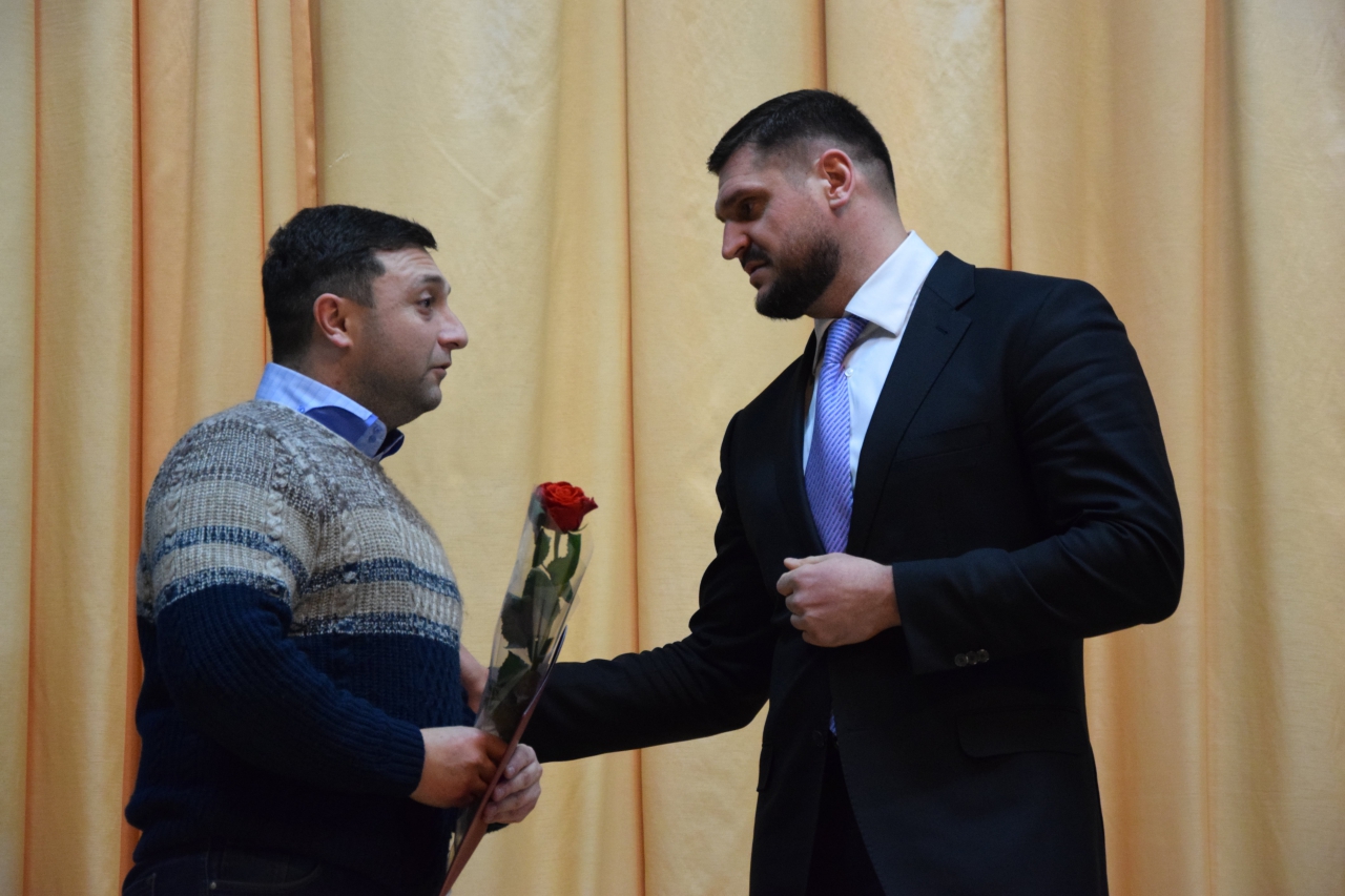 Миколаївських волонтерів нагородили до "професійного свята"