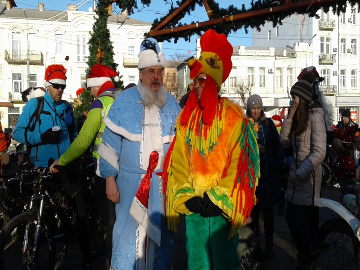 У Вінниці Діди Морози на роверах влаштували святковий заїзд - фото 7
