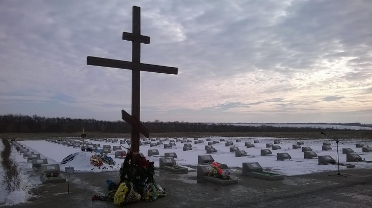 Відзначення дня Збройних сил України на Запоріжжі розпочалося на Кушугумському цвинтарі, де поховані захисники - фото 4
