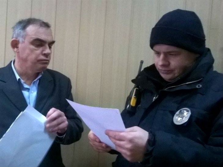 У Полтаві активісти не допустили до роботи звинувачену в хабарництві чиновницю - фото 3