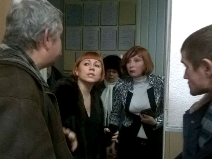 У Полтаві активісти не допустили до роботи звинувачену в хабарництві чиновницю - фото 2
