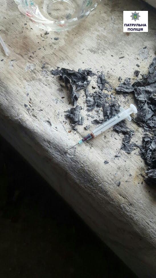 У миколаївській багатоповерхівці знайшли між поверхами наркомана У миколаївській багатоповерхівці знайшли між поверхами наркомана