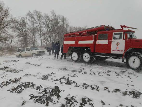 ДСНСівці на Миколаївщині врятували вже три машини