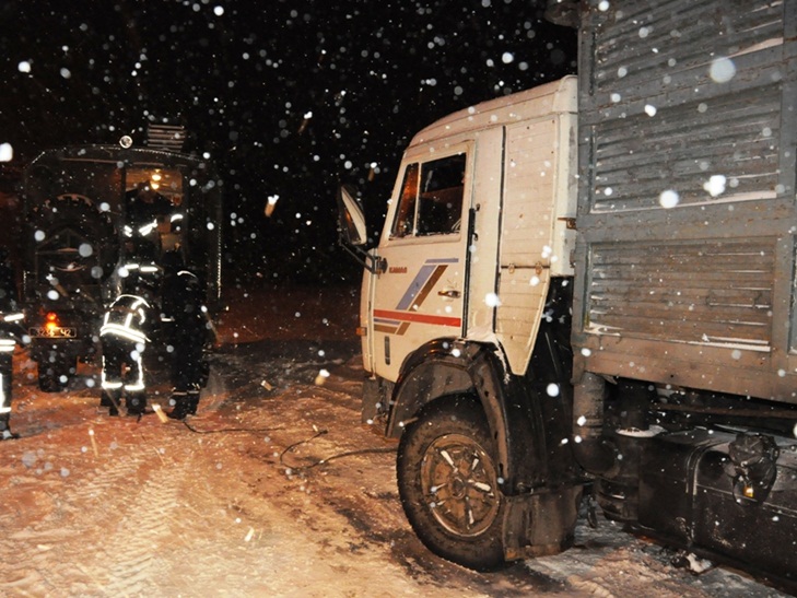За добу рятувальники Кропивниччини більше 30 разів витягали зі снігу водіїв - фото 1