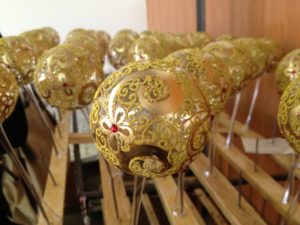 Як у Тернополі на єдиній у світі фабриці скляних фантазій творять новорічне диво - фото 4 Як у Тернополі на єдиній у світі фабриці скляних фантазій творять новорічне диво - фото 4