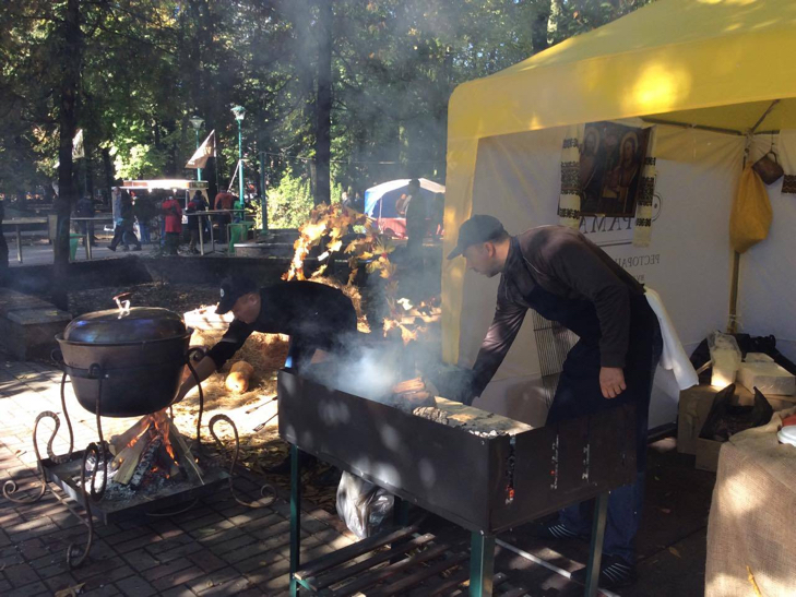 У Хмельницькому розпочався фестиваль вуличної їжі - фото 1