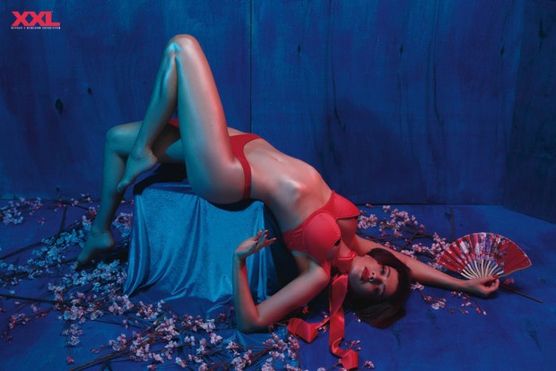 Сексуальна Астаф'єва показала голу дупу та пишні груди у вбранні гейші (ФОТО 18+) - фото 4