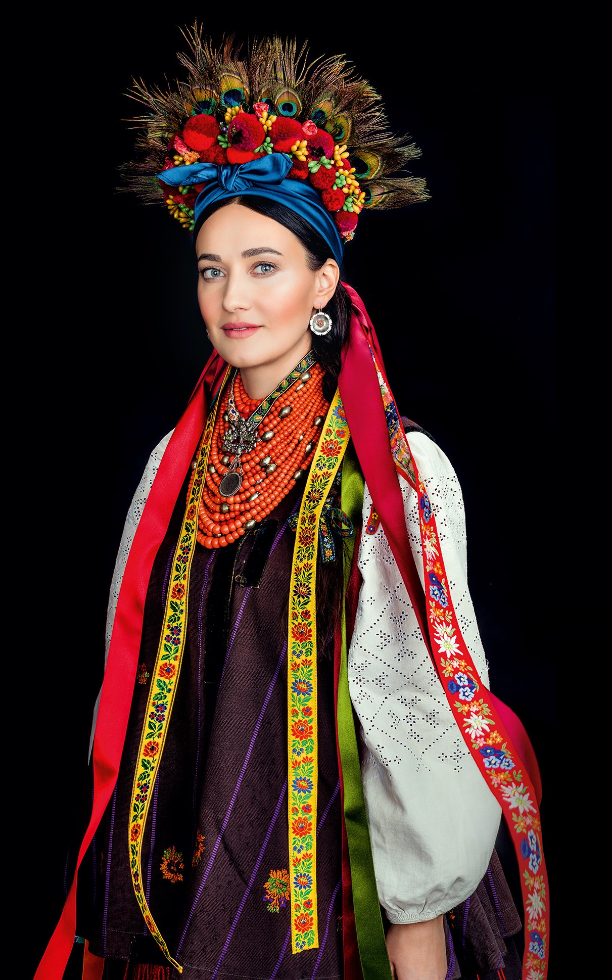 Кароль, Фреймут, Єфросиніна вбралися у розкішне українське вбрання - фото 6