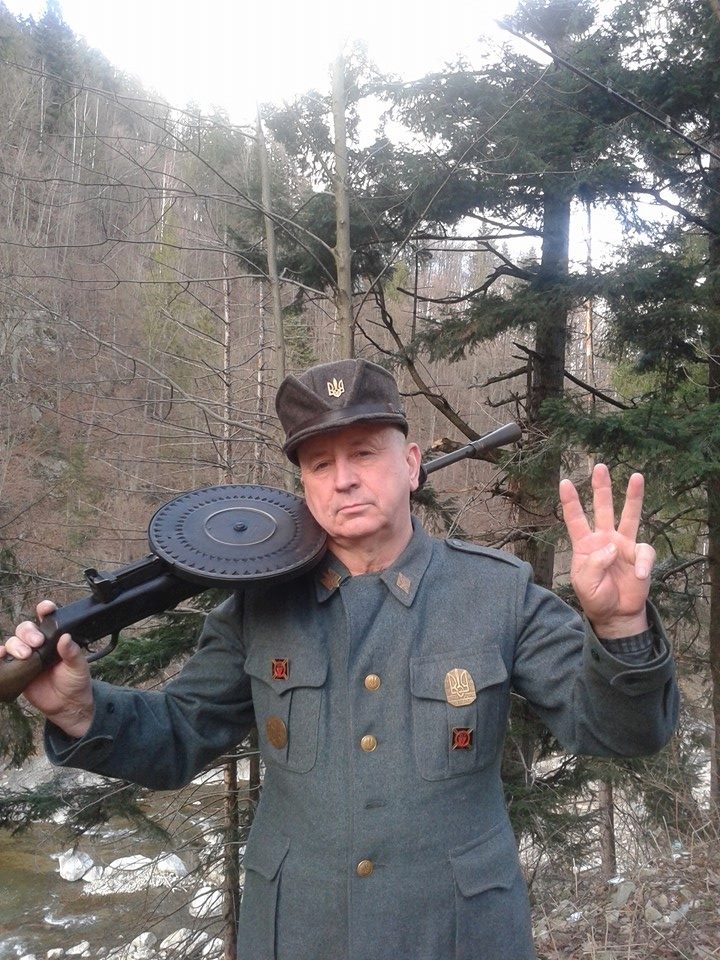 Миколаївський "свободівець" сипав ксенофобськими висловлюваннями та погрожував відрізати вуха активісту