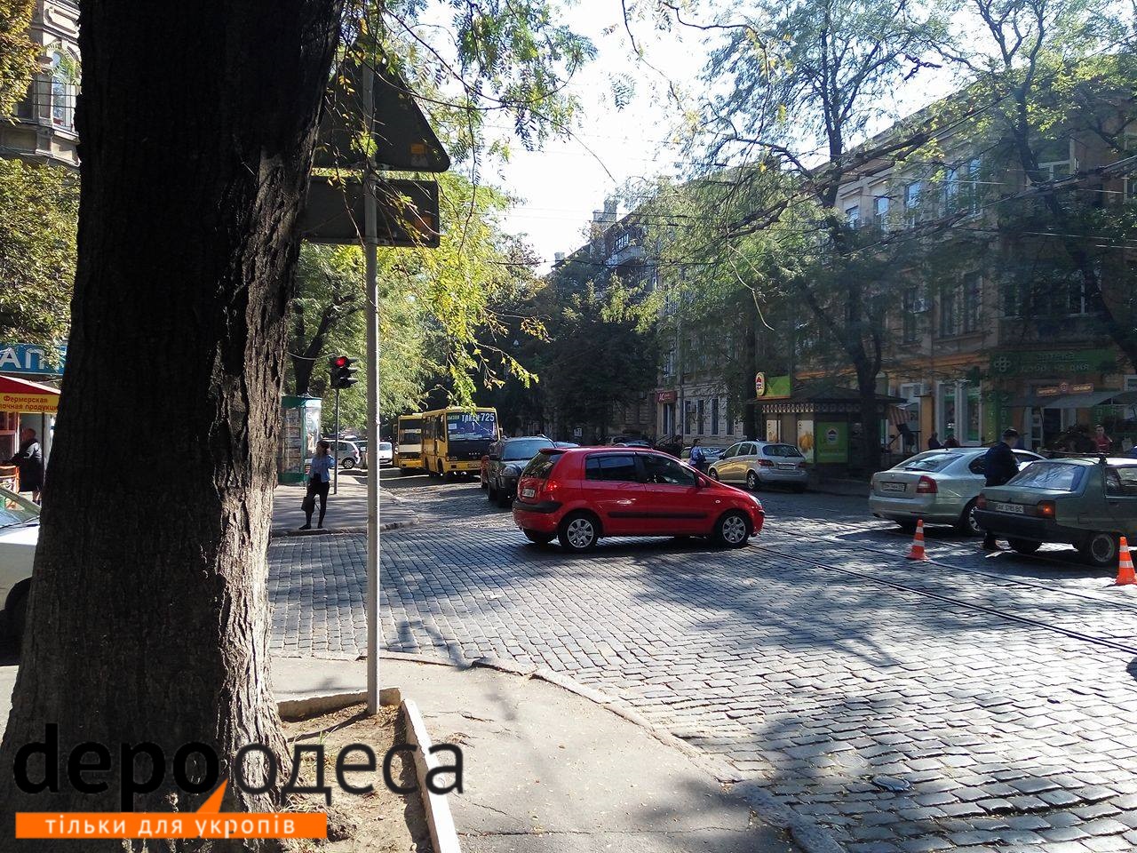 У центрі Одеси через ДТП виник затор (ФОТО) - фото 2