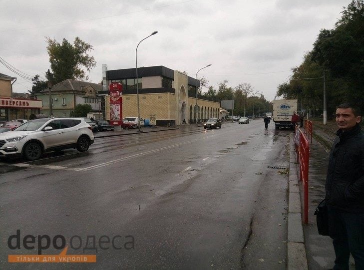 Обіцяної зливи в Одесі досі не відбулося, вулиці спутошив потужний вітер - фото 3