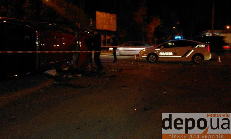 У центрі Миколаєва зіштовхнулись поліцейський Prius та легковик: є постраждалі