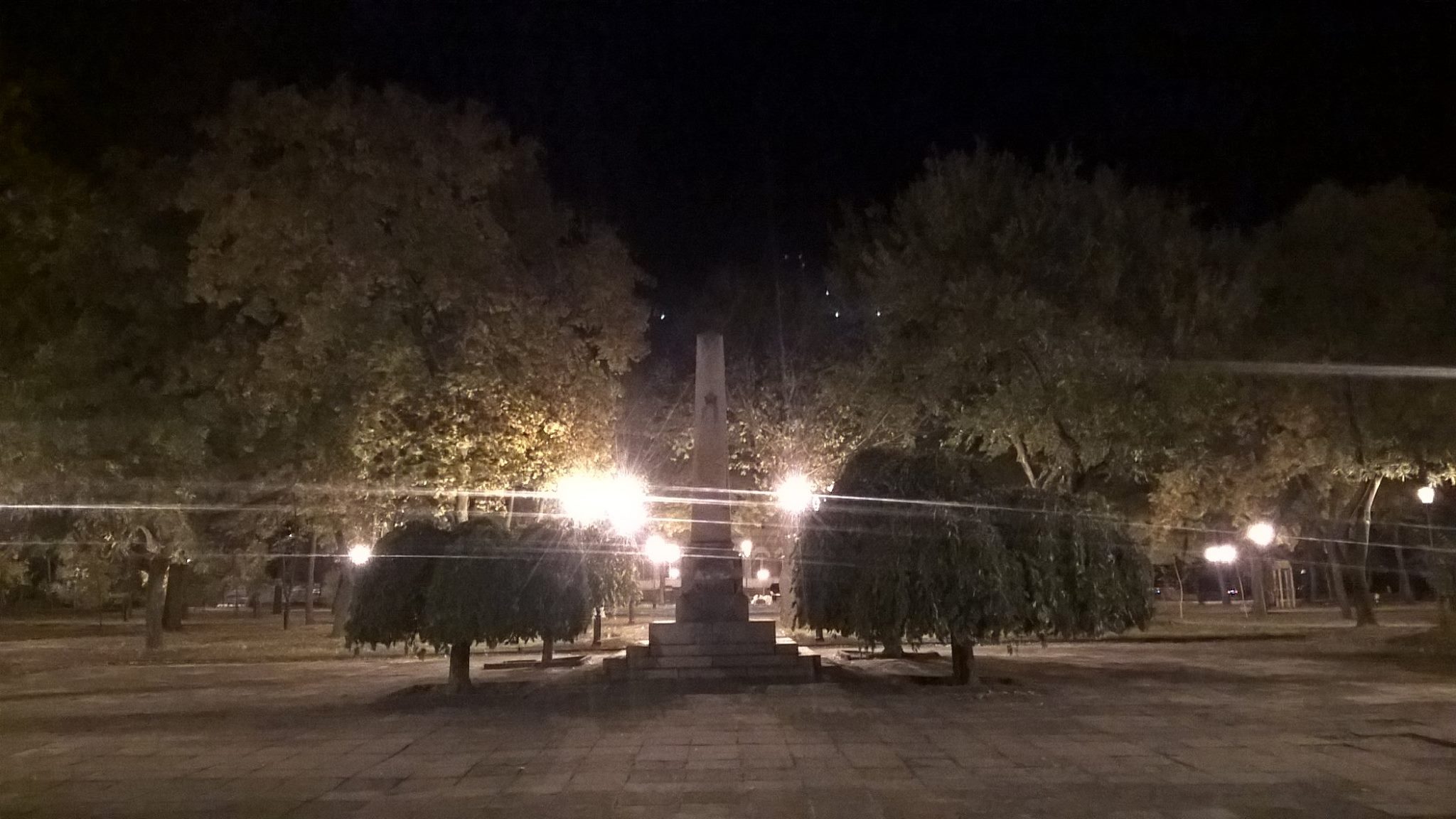 У трьох парках Миколаєва обіцяють встановити нове освітлення
