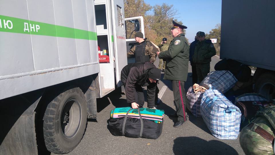 Окупанти повернули Україні 23 засуджених з Донбасу (ФОТО) - фото 1