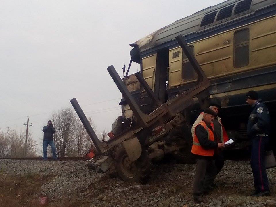 Вінницькі рятувальники розповідають подробиці смертельної аварії на залізниці - фото 1