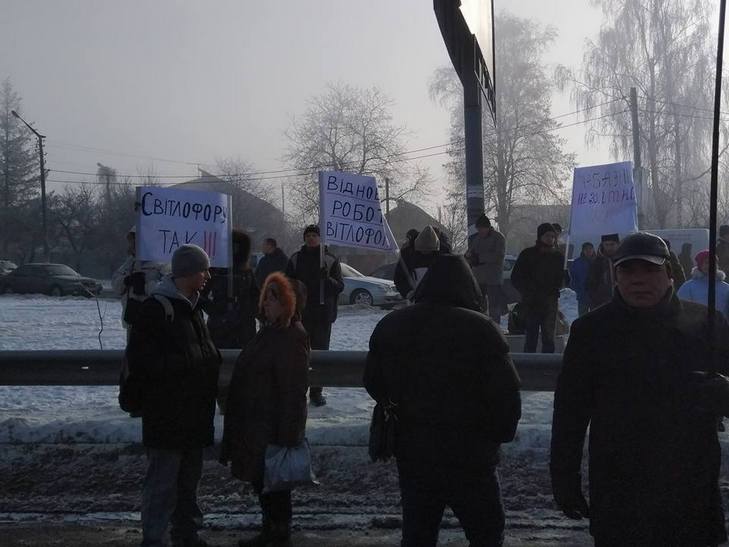 Протестувальники перекрили трасу "Київ- Одеса" (ФОТО) - фото 2