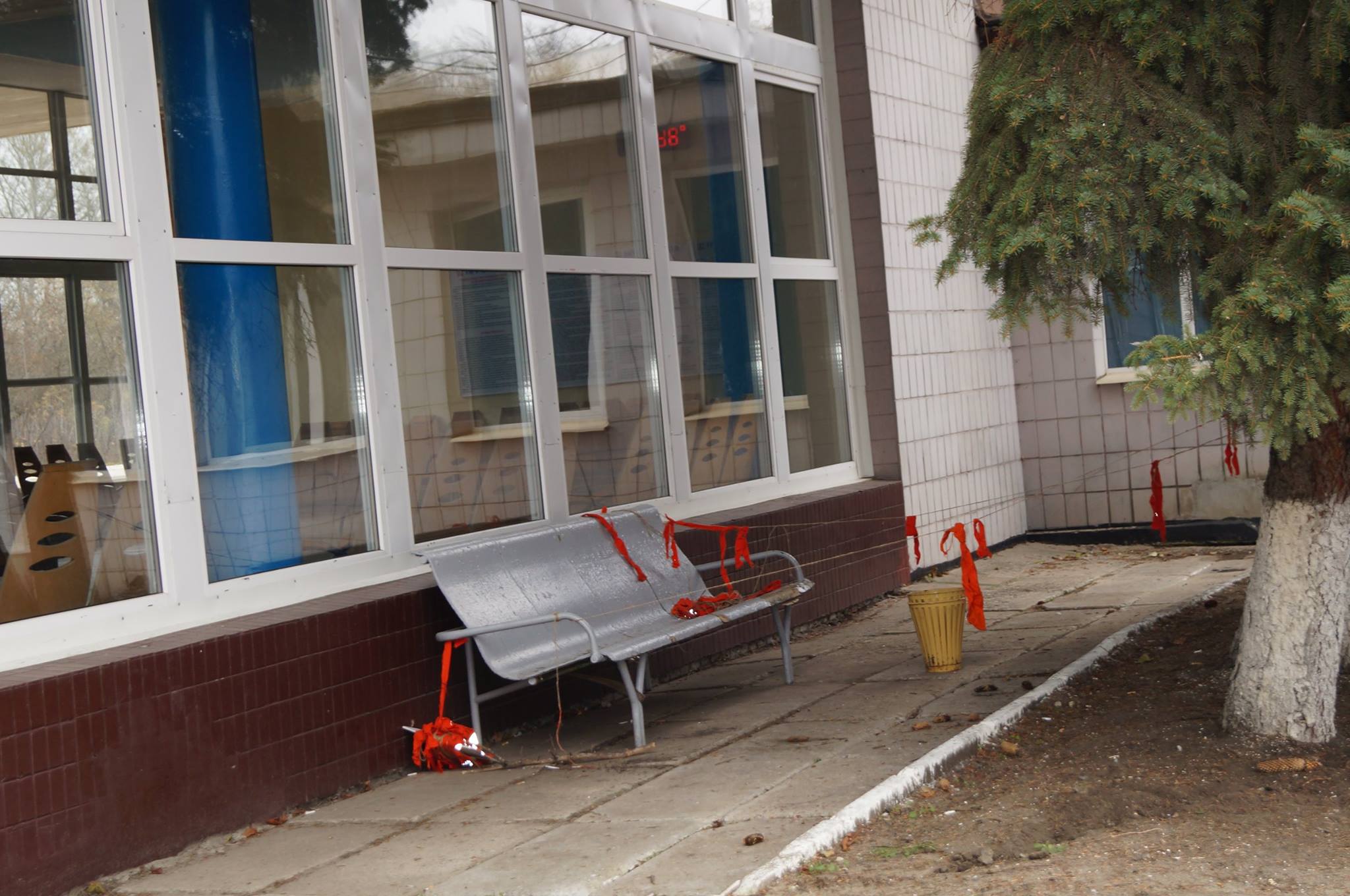 У Лисичанську терористи намагалися пілдірвати залізничний вокзал (ФОТО) - фото 1