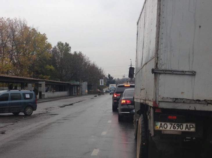 В Ужгороді через ремонт вулиць транспорт стоїть. Водії лютують - фото 2