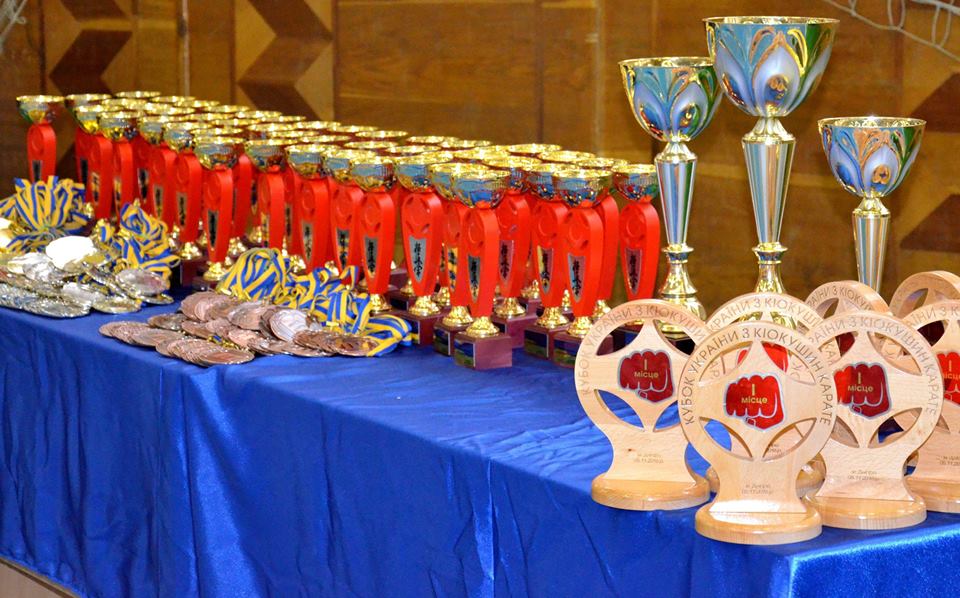 Миколаївські каратисти завоювали 30 медалей на Кубку України