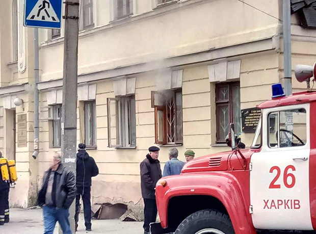 Спасатели ликвидировали возгорание в здании Академии культуры (ФОТО) Спасатели ликвидировали возгорание в здании Академии культуры (ФОТО)