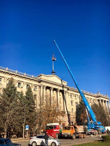 На будівлі Миколаївської міськради замінити радянську зірку на тризуб 