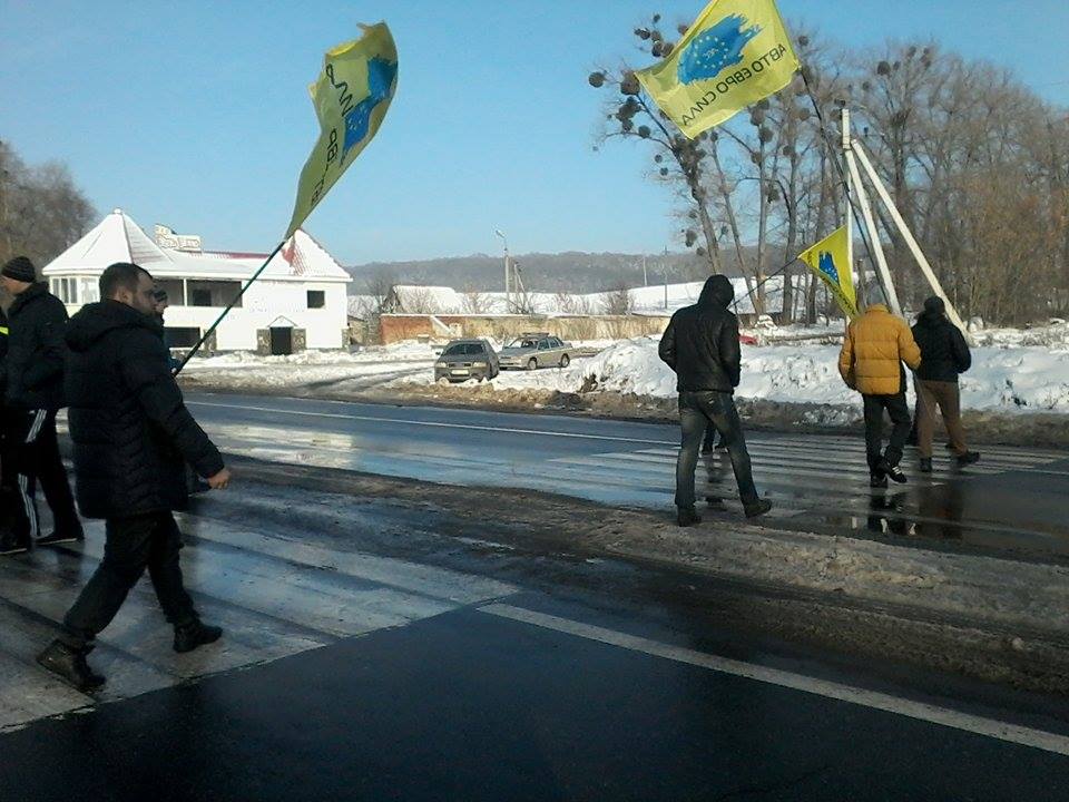 Водії-пересічники перекрили трасу Хмельницький-Вінниця - фото 2