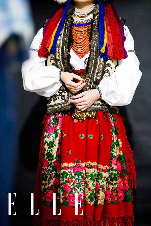 Тіна Кароль одягла старовинне українське весільне вбрання  - фото 3