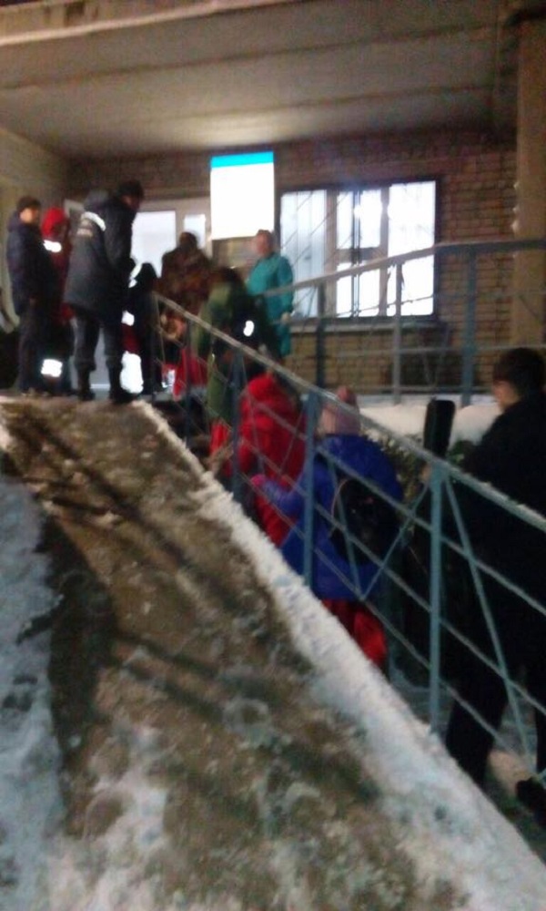 Постраждалі у ДТП на Дніпропетровщині діти досі перебувають у лікарні  - фото 1