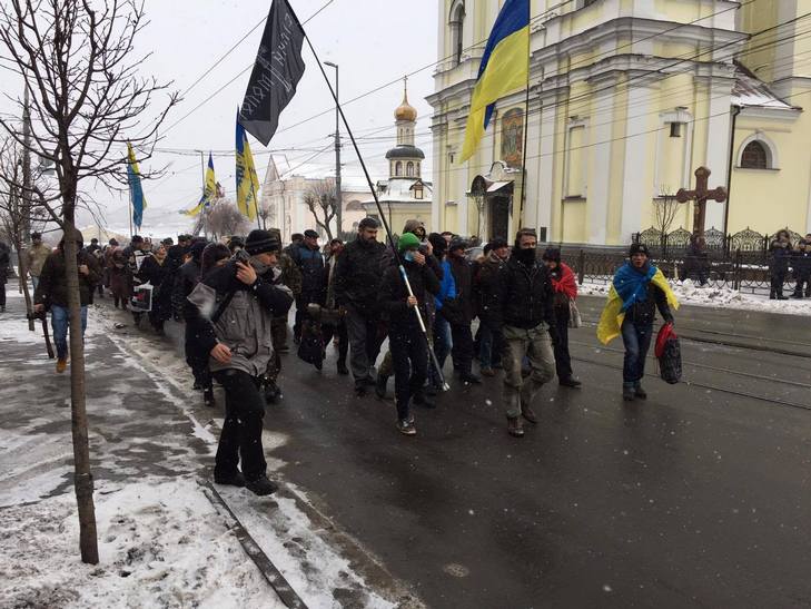 Хорт і його група підтримки пішли мітингувати до Вінницької ОДА - фото 2