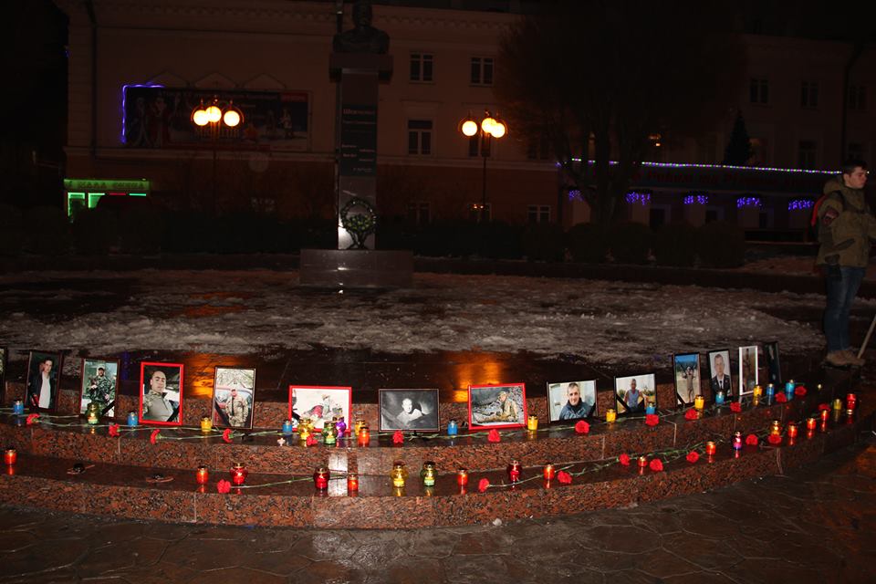 Загиблих на Світлоградській дузі пом'янули у Вінниці - фото 2