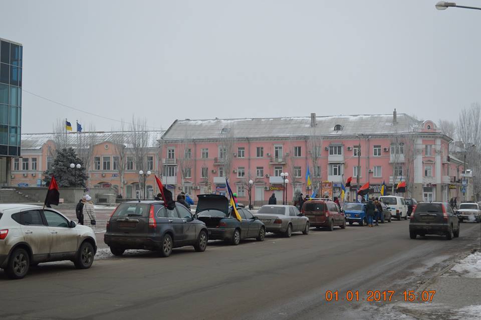 У Бердянську на честь дня народження Бандери влаштували автопробіг - фото 1