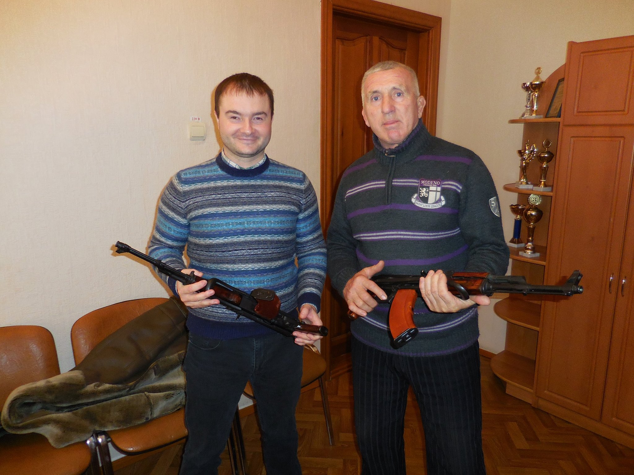 У Миколаєві для школярів закуповують пневматичні гвинтівки та військові прилади 